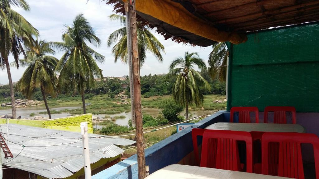 Riverside Homestay Хампи Екстериор снимка