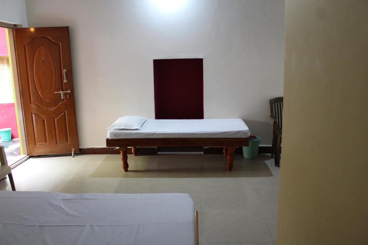 Riverside Homestay Хампи Екстериор снимка